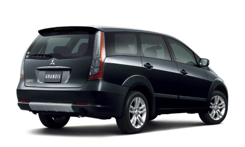 Mitsubishi Grandis Motion #6