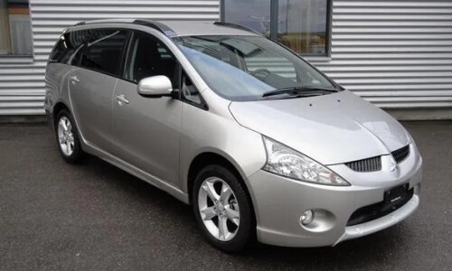 Mitsubishi Grandis Motion #7