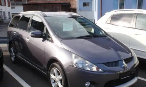 Mitsubishi Grandis Motion #9