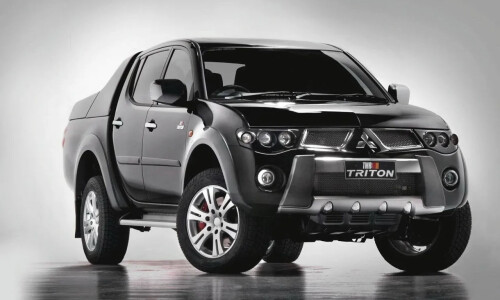 Mitsubishi L200 #8