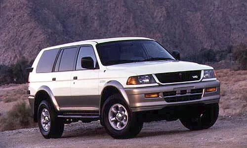 Mitsubishi Montero #4