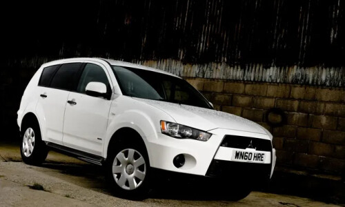 Mitsubishi Outlander 2WD #5