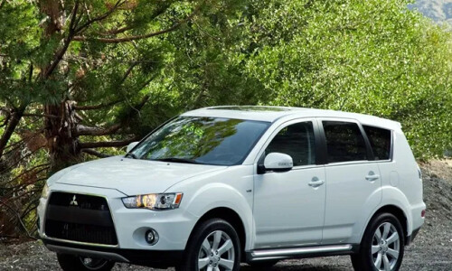 Mitsubishi Outlander 2WD #6