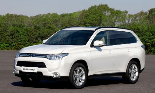 Mitsubishi Outlander Hybrid #6