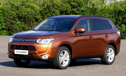 Mitsubishi Outlander Hybrid #7