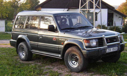 Mitsubishi Pajero #13