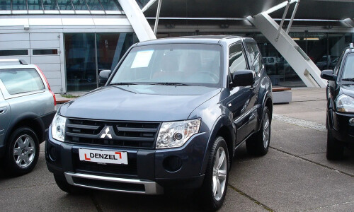 Mitsubishi Pajero #16