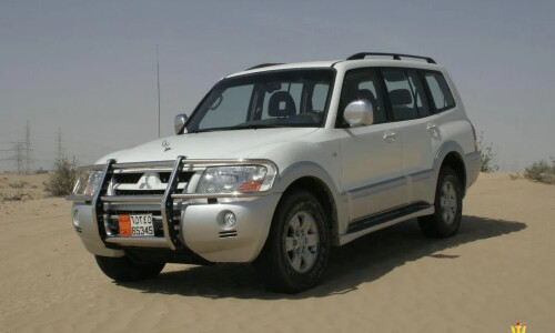 Mitsubishi Pajero Classic #3