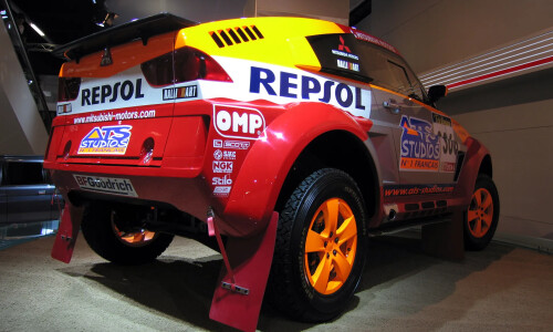 Mitsubishi Pajero Dakar #2