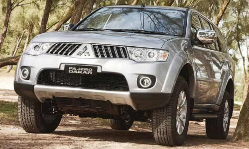 Mitsubishi Pajero Dakar #14