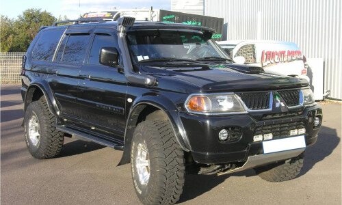 Mitsubishi Pajero Liberty #3