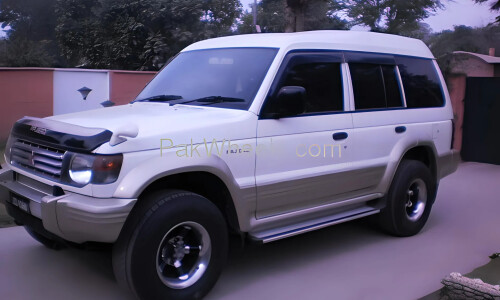 Mitsubishi Pajero Liberty #4