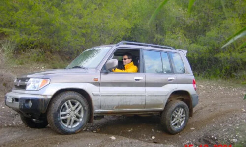 Mitsubishi Pajero Pinin #3