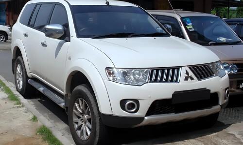 Mitsubishi Pajero Sport #1