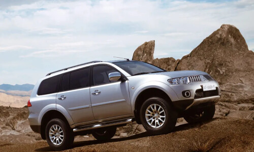 Mitsubishi Pajero Sport #6