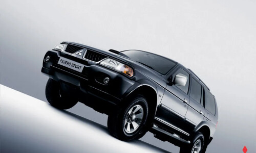 Mitsubishi Pajero Sport #13
