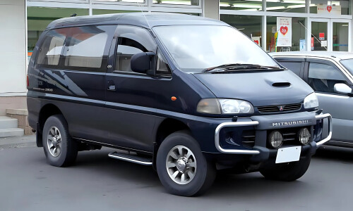 Mitsubishi Space Gear #3