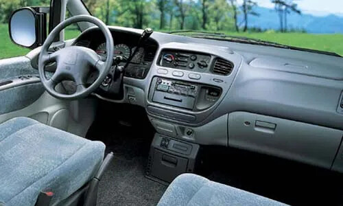 Mitsubishi Space Gear #9