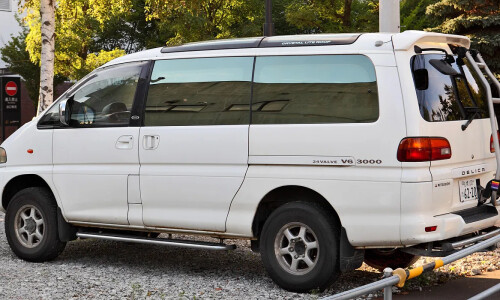Mitsubishi Space Gear #11