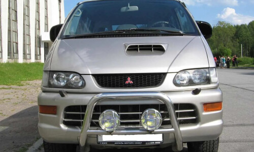 Mitsubishi Space Gear #14