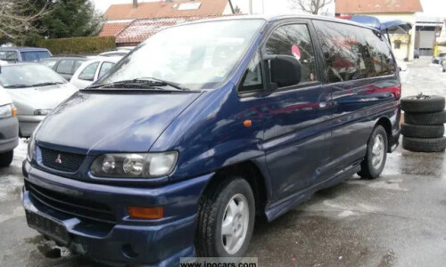 Mitsubishi Space Gear Motion #2