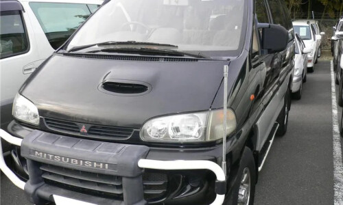 Mitsubishi Space Gear Motion #5