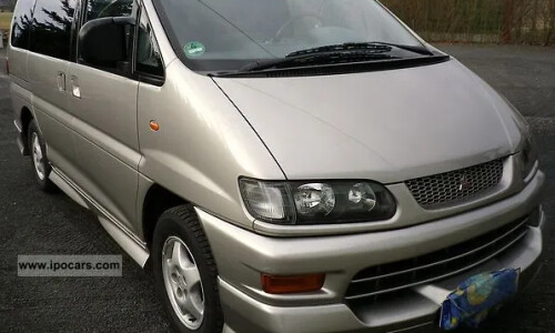 Mitsubishi Space Gear Motion #6