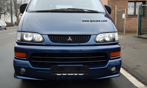 Mitsubishi Space Gear Motion #8