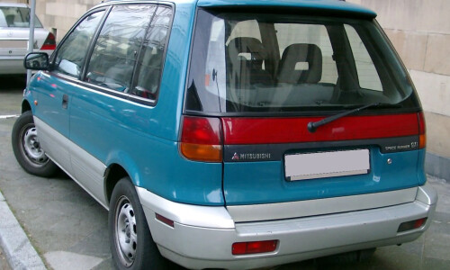 Mitsubishi Space Runner #2