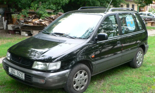 Mitsubishi Space Runner #11