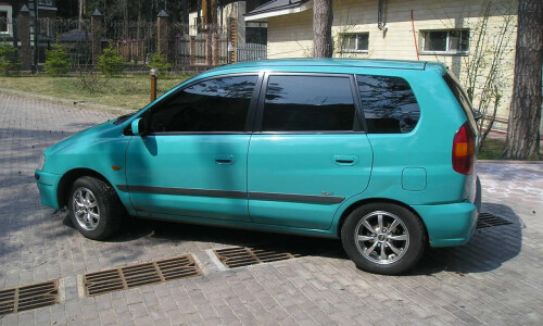 Mitsubishi Space Star #9