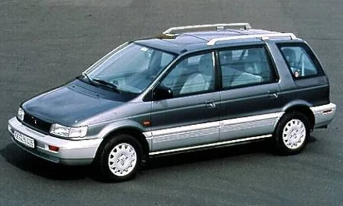 Mitsubishi Space Wagon #3