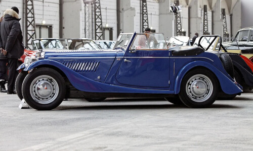 Morgan Plus 4 #8