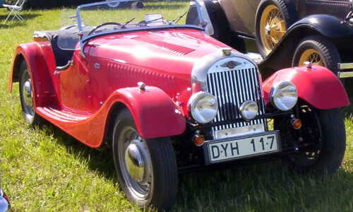Morgan Plus 4 #13