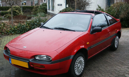 Nissan 100 #7
