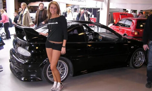 Nissan 100 #13