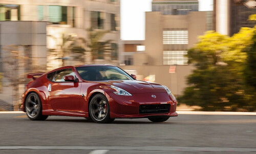 NISSAN 370Z Nismo #10