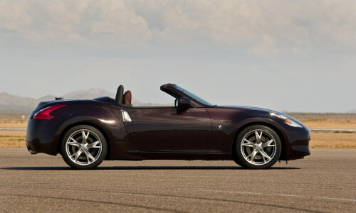 NISSAN 370Z Roadster #10