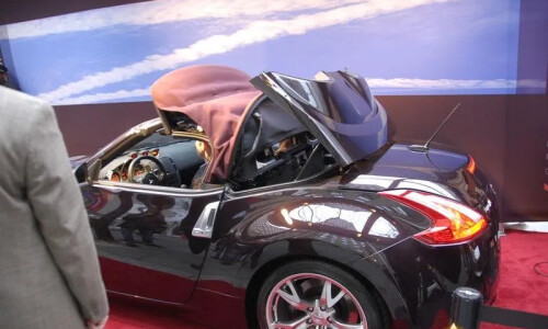NISSAN 370Z Roadster #15