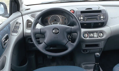NISSAN Almera Tino #7