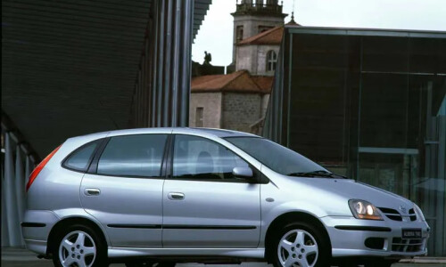 NISSAN Almera Tino Topic #1