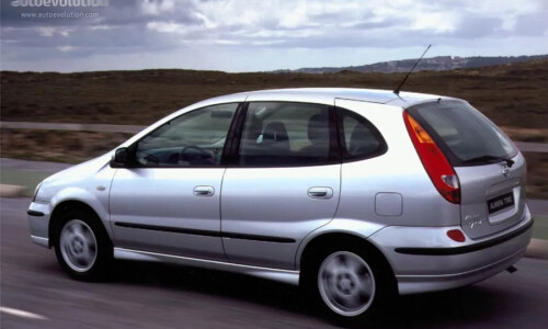 NISSAN Almera Tino Topic #11