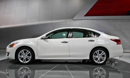 NISSAN Altima #2