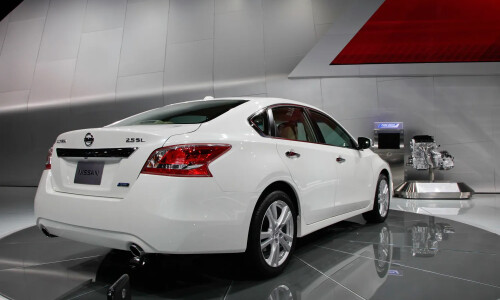 NISSAN Altima #5