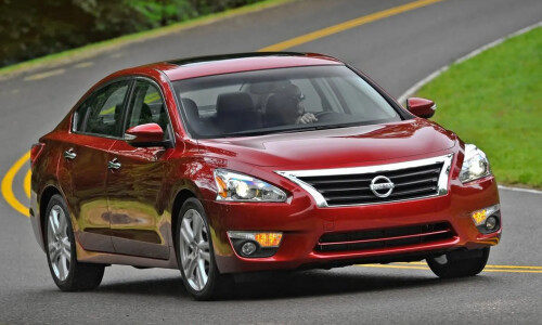 NISSAN Altima #8