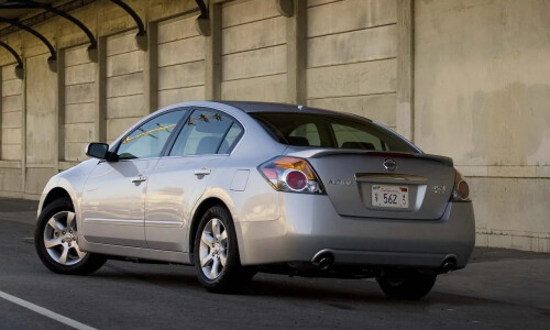 NISSAN Altima #9