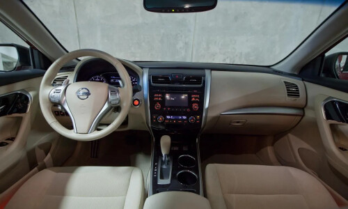NISSAN Altima #10