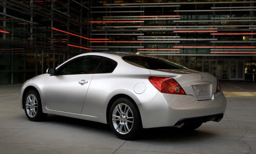 NISSAN Altima Coupé #1