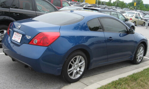 NISSAN Altima Coupé #4