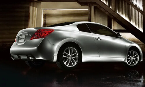 NISSAN Altima Coupé #6
